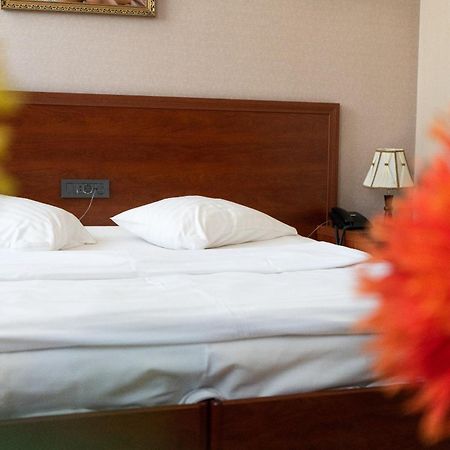Park Avenue Hotel 예레반 외부 사진