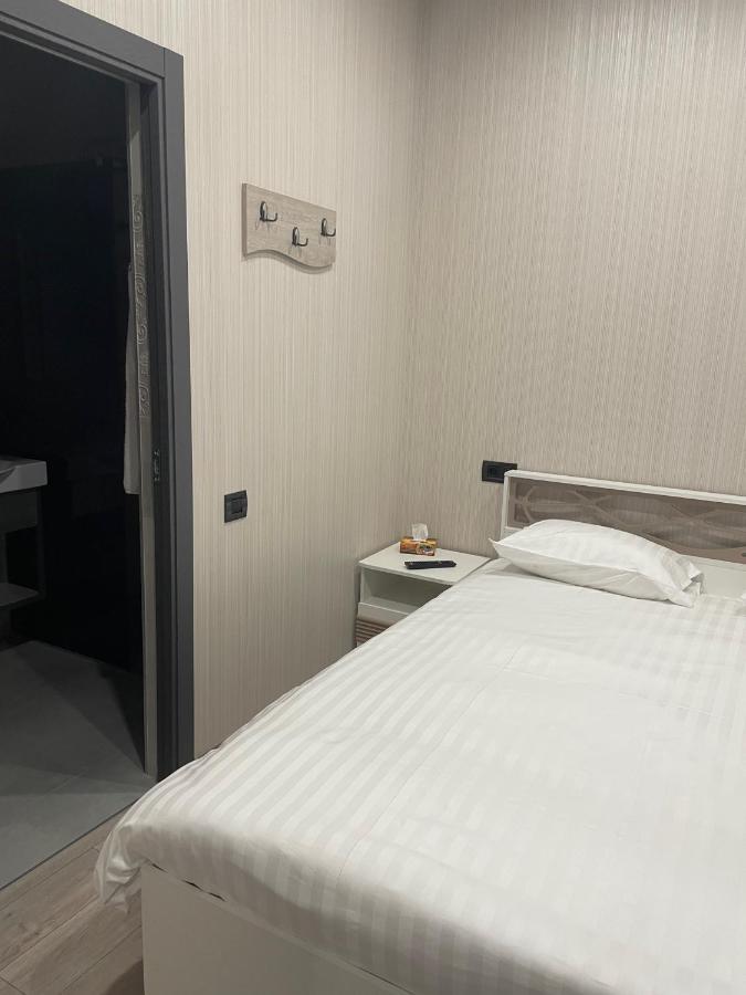 Park Avenue Hotel 예레반 외부 사진