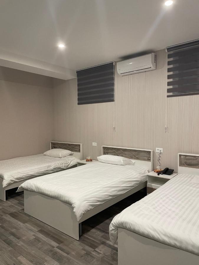 Park Avenue Hotel 예레반 외부 사진