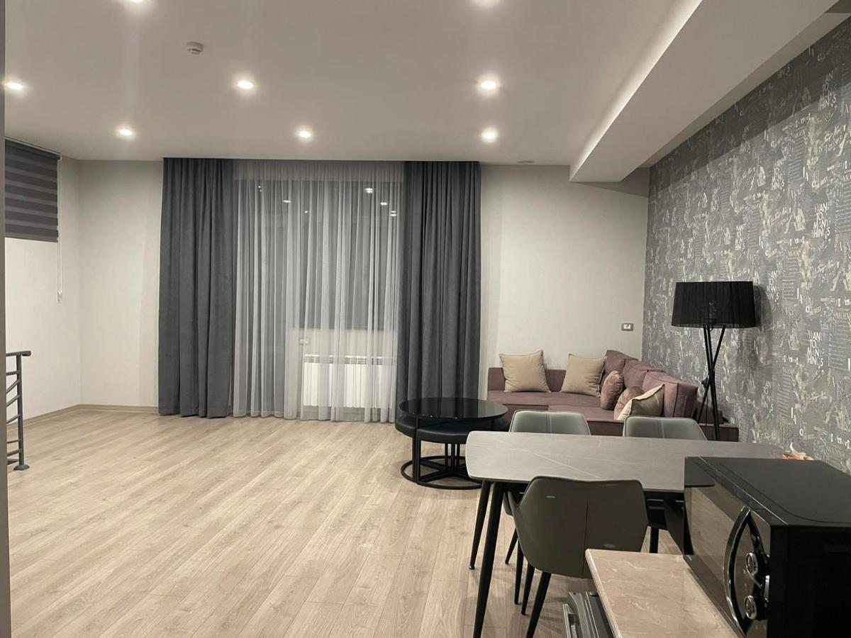 Park Avenue Hotel 예레반 외부 사진