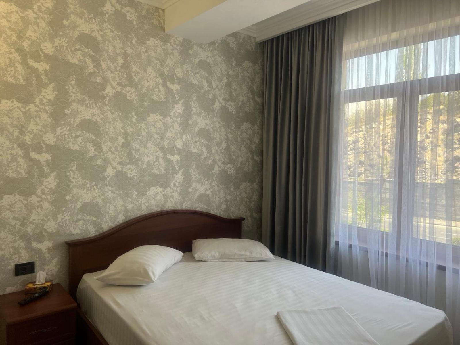 Park Avenue Hotel 예레반 외부 사진
