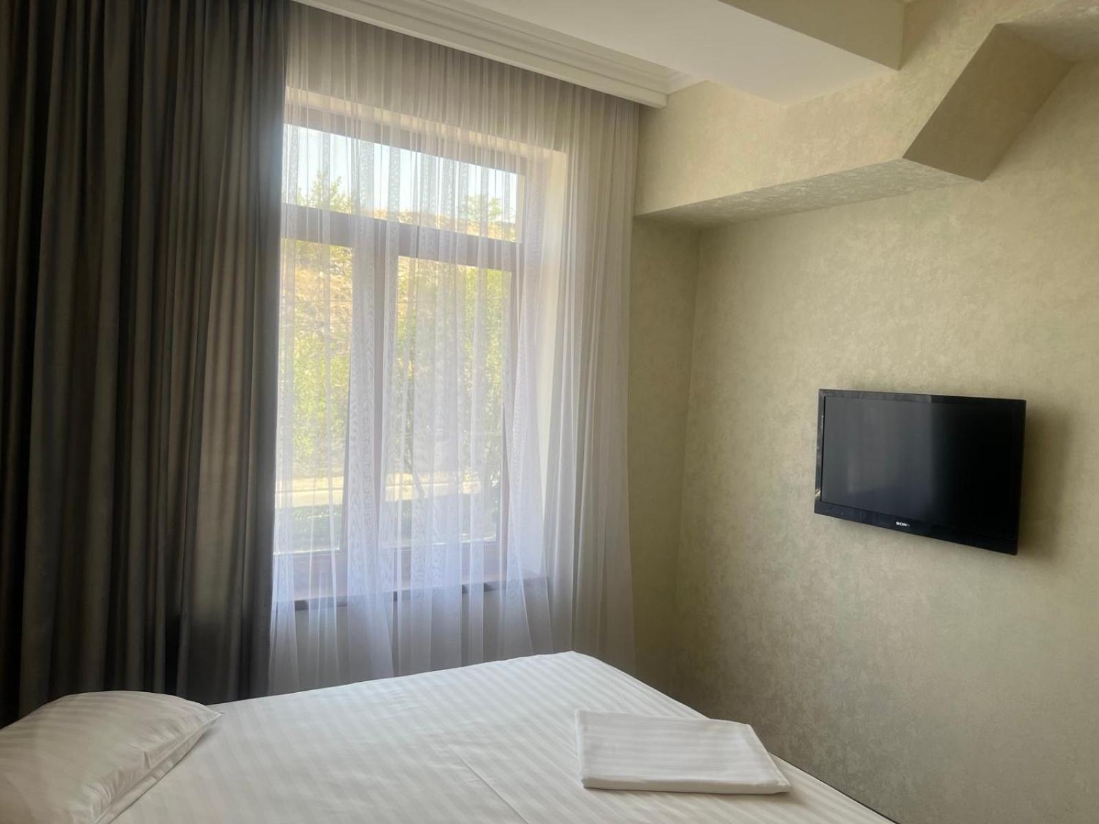 Park Avenue Hotel 예레반 외부 사진