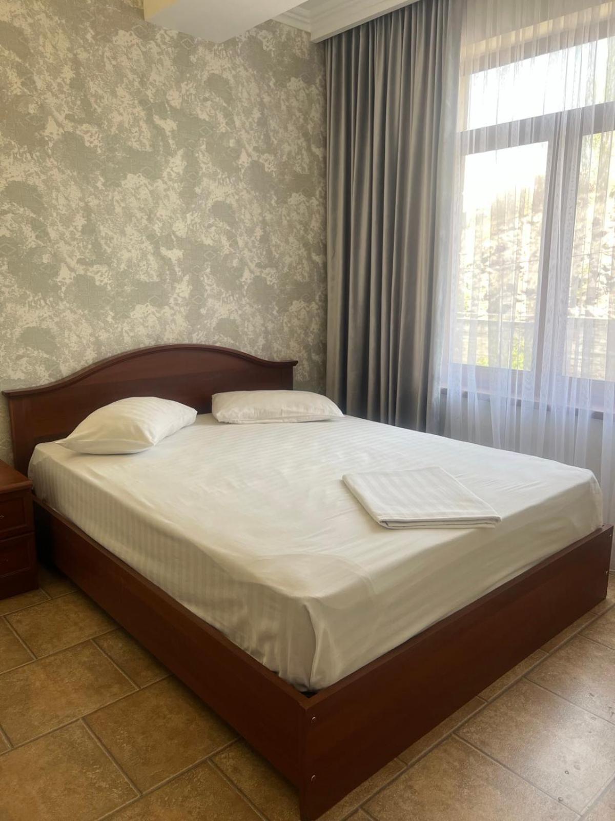 Park Avenue Hotel 예레반 외부 사진