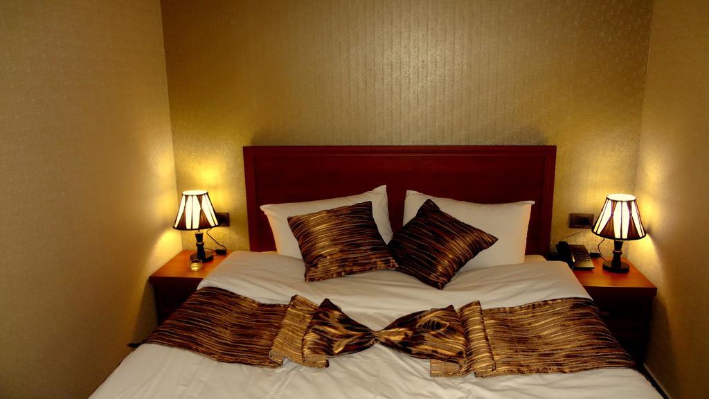 Park Avenue Hotel 예레반 객실 사진