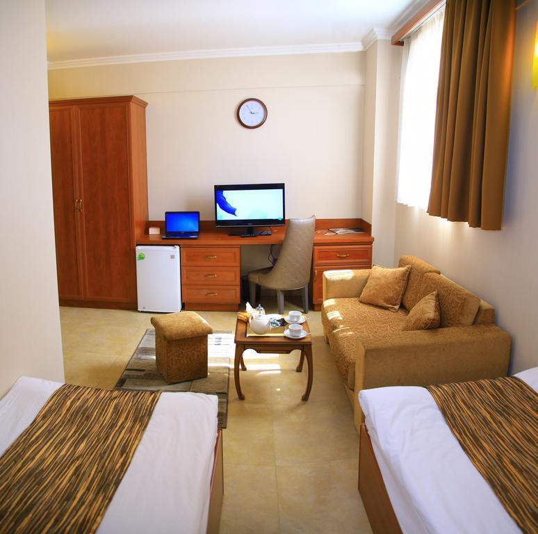Park Avenue Hotel 예레반 외부 사진