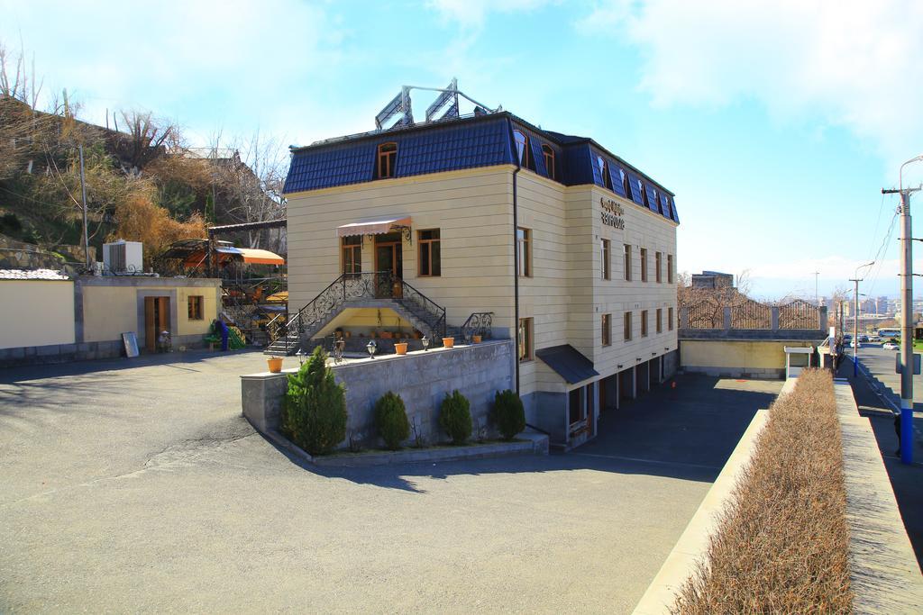 Park Avenue Hotel 예레반 외부 사진